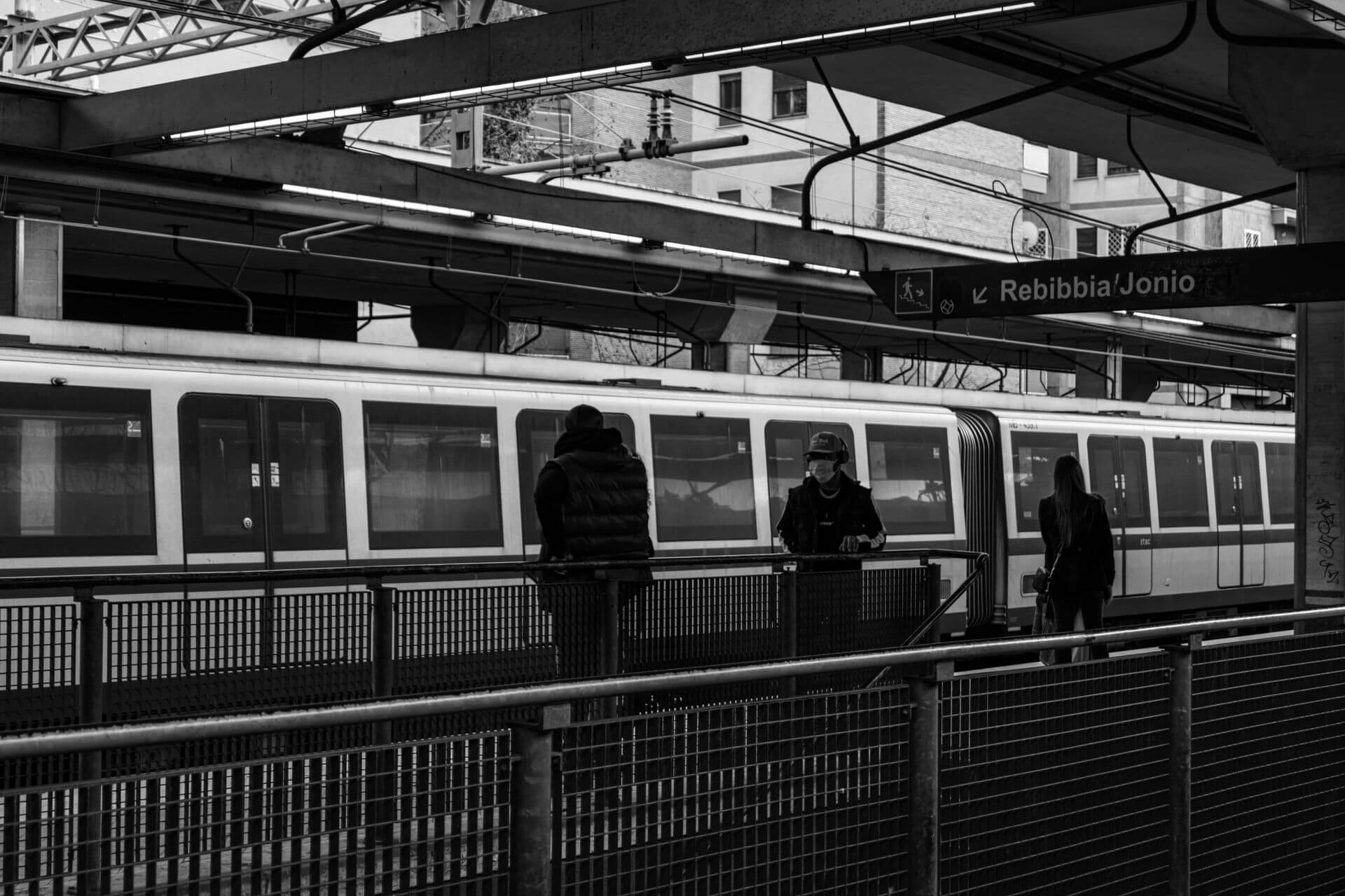 Tornello della metropolitana di Roma con pagamento contactless